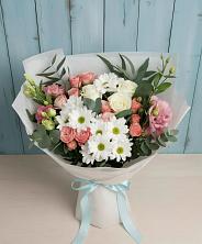 Букет цветов из:  Розы, Лизиантусы и Хризантемы в Моздоке