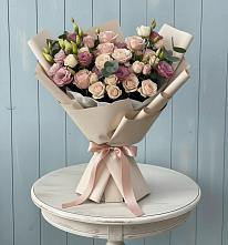 Букет цветов из:  Розы и Лизиантусы в Моздоке