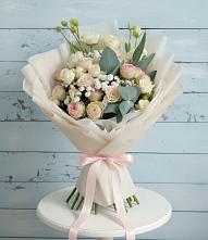 Букет цветов из:  Розы и Лизиантусы в Моздоке