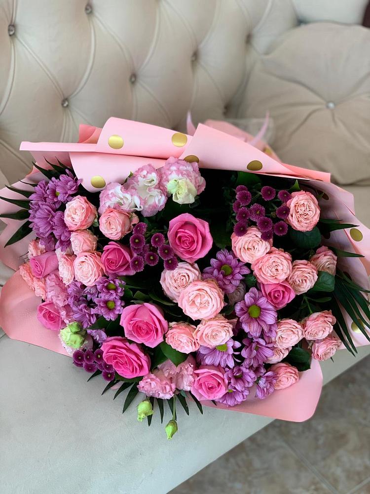 Букет цветов из: Хризантемы, Розы и Лизиантусы в Моздоке