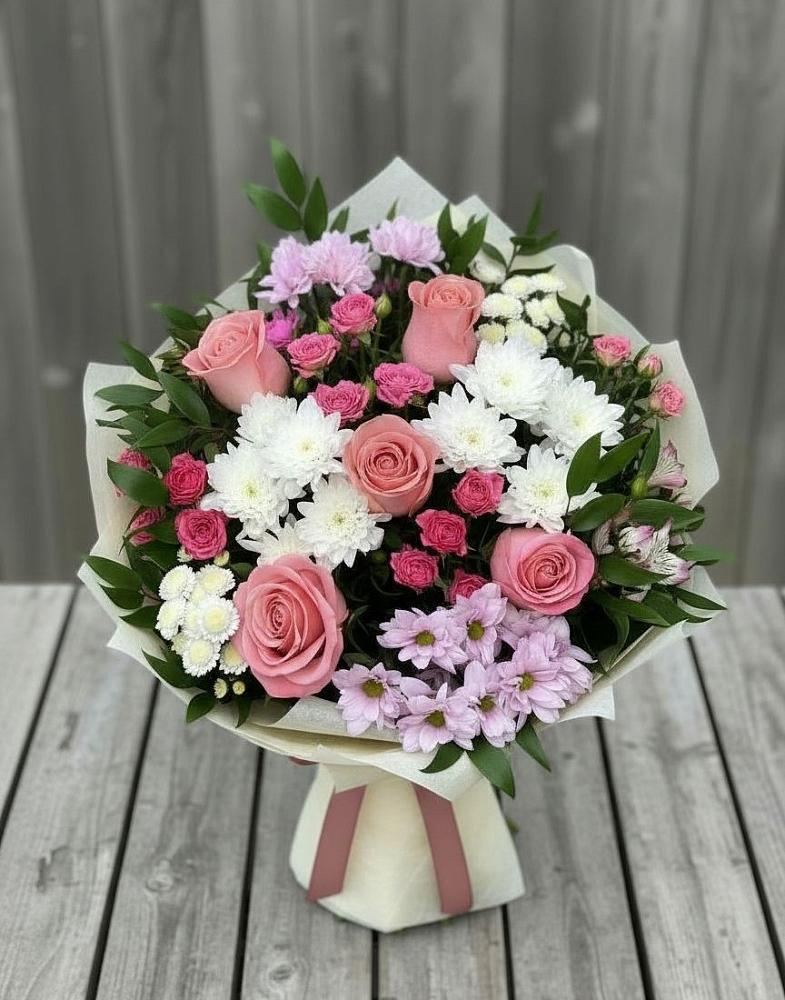 Букет цветов из: Альстромерии, Гвоздики, Розы и Хризантемы в Моздоке
