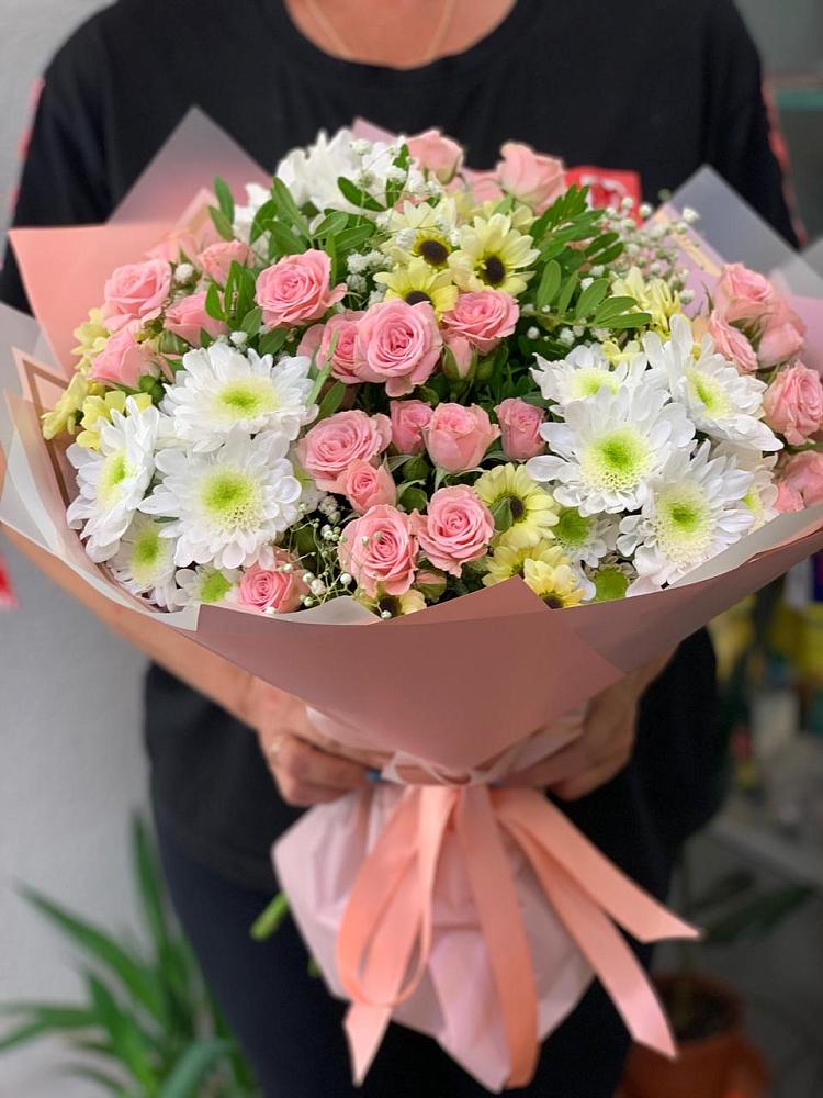Букет цветов из: Розы и Хризантемы в Моздоке
