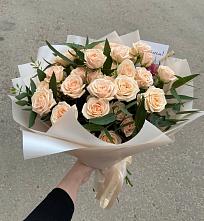 Букет Кремовые розы Латте в Моздоке