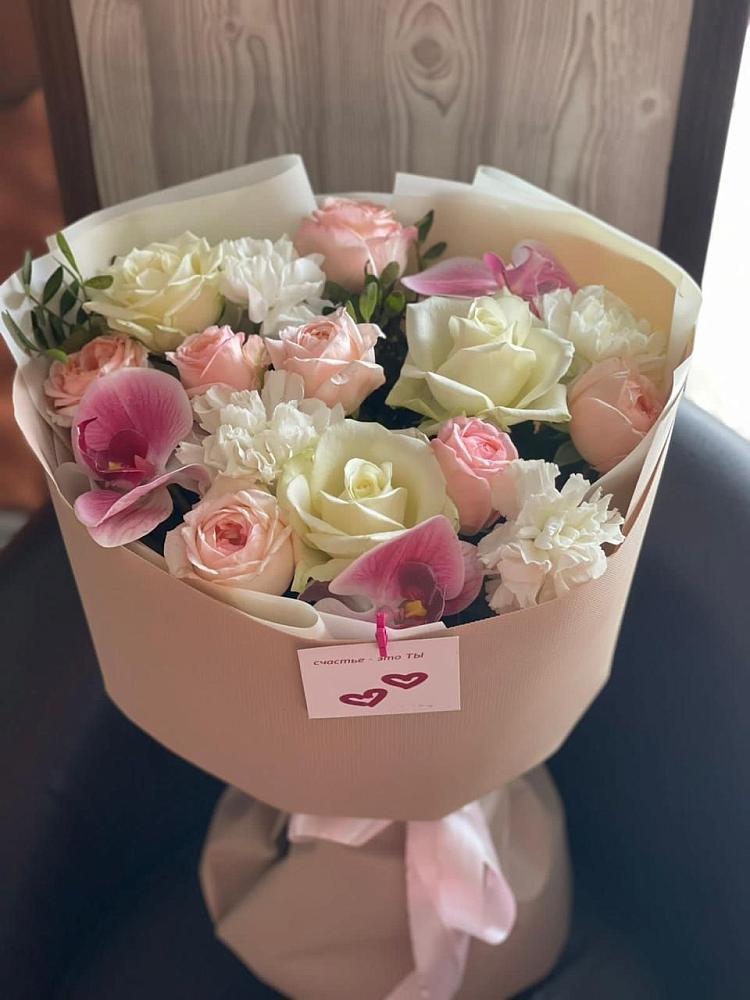 Букет цветов из: Орхидеи, Розы и Гвоздики в Моздоке