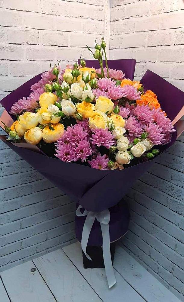 Букет цветов из: Хризантемы и Розы в Моздоке