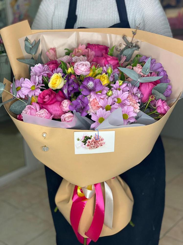 Букет цветов из: Хризантемы, Гвоздики и Альстромерии в Моздоке