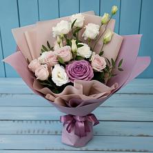 Букет цветов из:  Розы и Лизиантусы в Моздоке