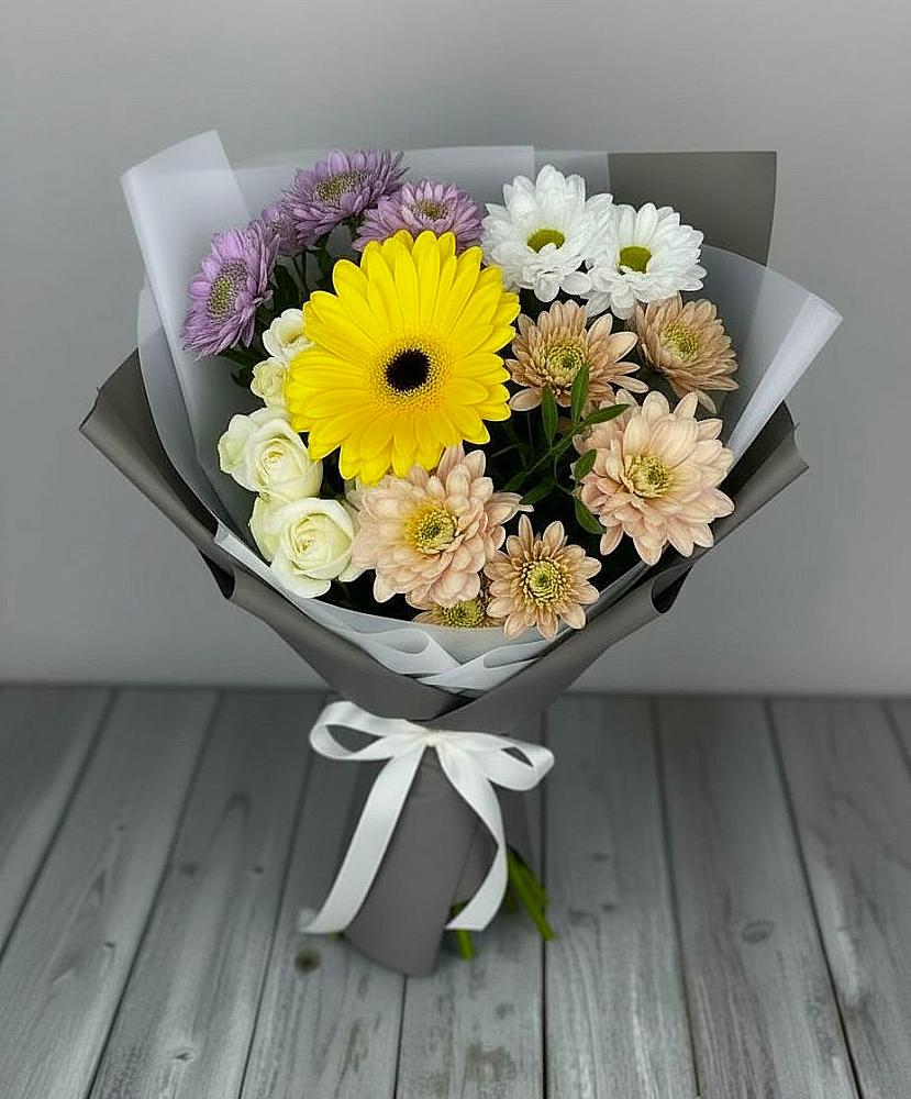 Букет цветов из: Розы, Герберы и Хризантемы в Моздоке