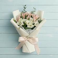 Букет цветов из:  Альстромерии в Моздоке