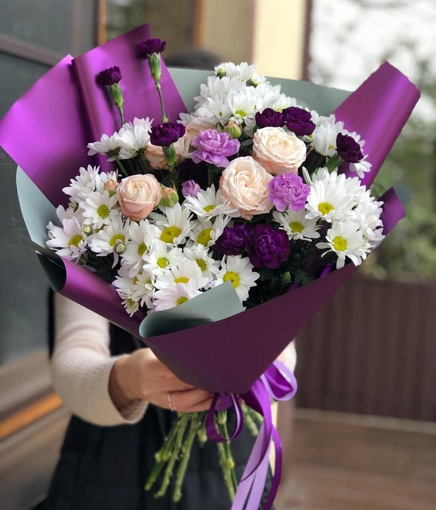 Букет цветов из: Хризантемы, Гвоздики и Розы в Моздоке