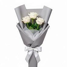 Букет 3 белые розы в Моздоке