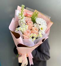 Букет цветов из:  Хризантемы и Розы в Моздоке