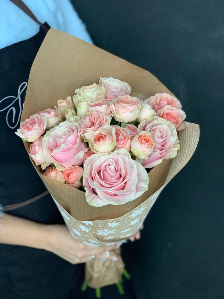 Букет цветов из: Хризантемы и Розы в Моздоке