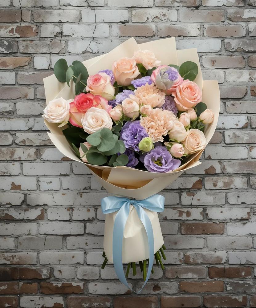 Букет цветов из: Розы, Лизиантусы и Гвоздики в Моздоке