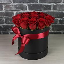 Цветочная композиция из Розы в шляпной коробке в Моздоке