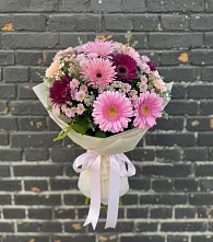 Букет цветов из:  Герберы и Хризантемы в Моздоке