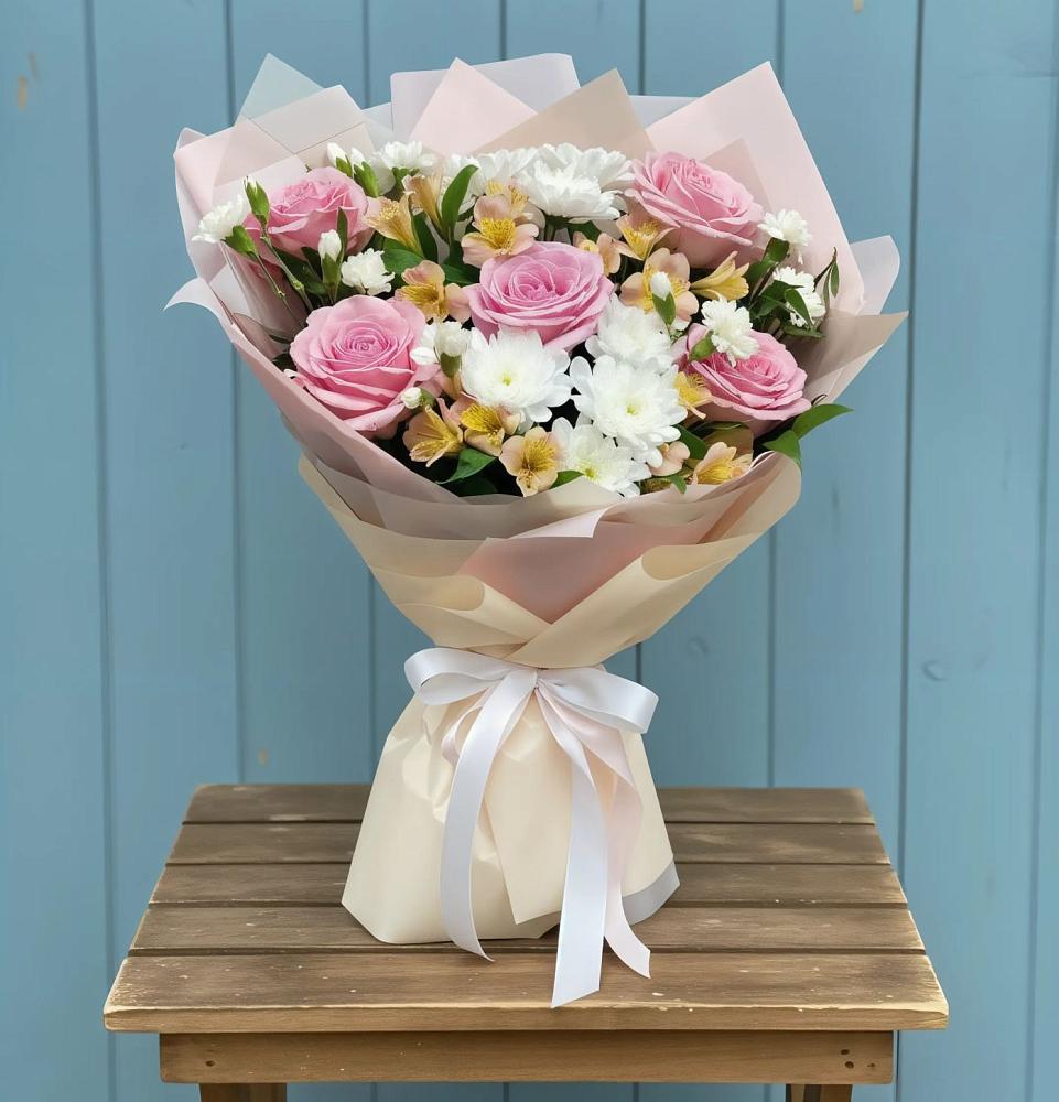 Букет цветов из: Гвоздики, Орхидеи и Розы в Моздоке