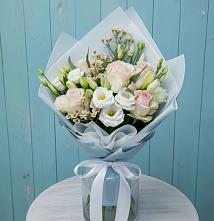Букет цветов из:  Розы и Лизиантусы в Моздоке