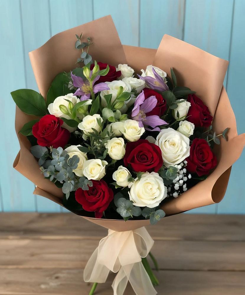Букет цветов из: Розы и Альстромерии в Моздоке