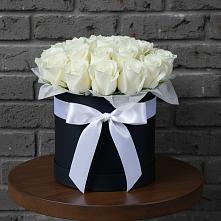 Цветочная композиция из Розы в шляпной коробке #REPLACE_PRED# Моздоке